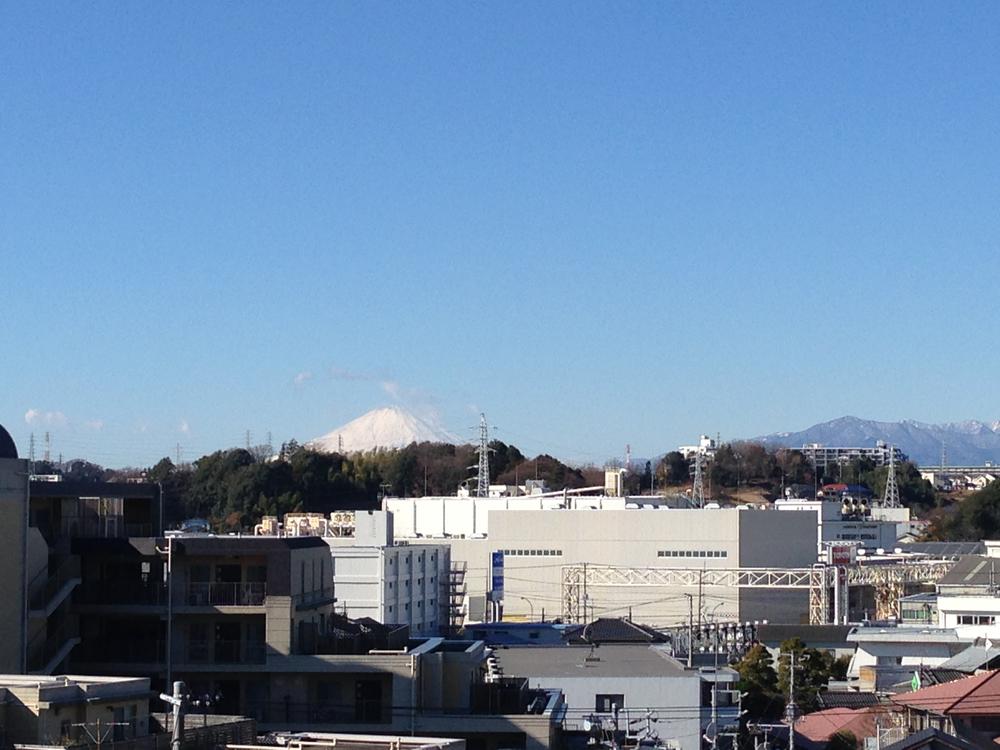 View photos from the dwelling unit. 2013.12 shooting Distant view of Mount Fuji on a clear day