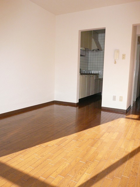 Living and room. Photo is the same type ・ It is another dwelling unit. 