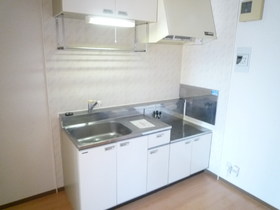 Kitchen. It is a kitchen that is also attached hanging cupboard. It can be stored.