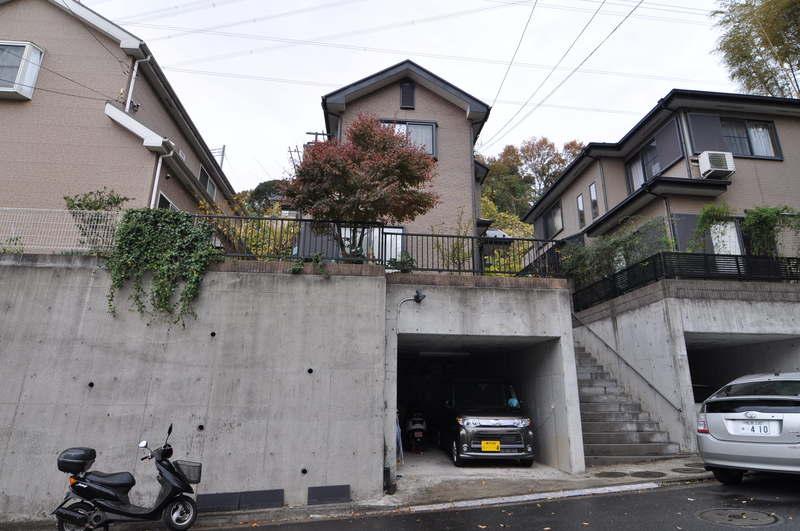 Local photos, including front road. Underground garage also big, Cherished It should be noted that the car is also safe! !