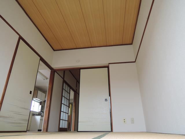 Living and room. 6 Pledge of Japanese-style room! 