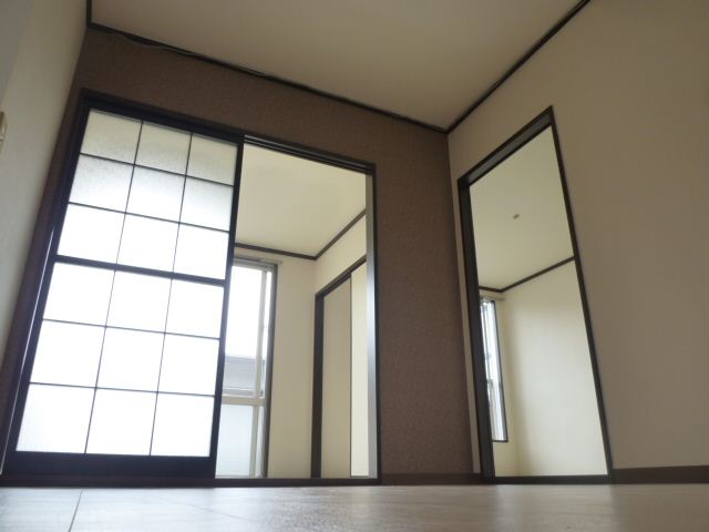 Living and room. Day is good ☆ Shooting from the kitchen front.