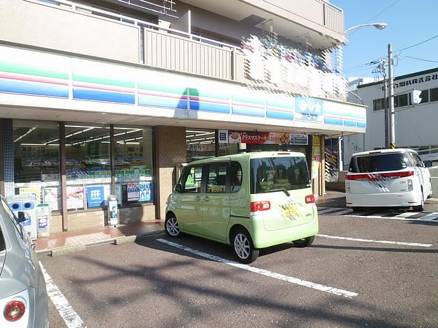 Convenience store. Three F until the (convenience store) 730m