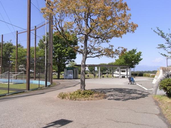 park. Higashimatano to Central Park 1050m