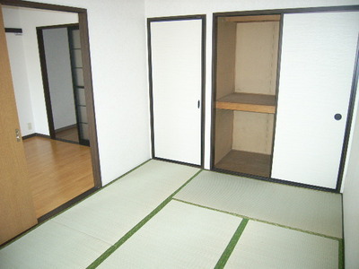 Living and room. Japanese-style room 102, Room photo