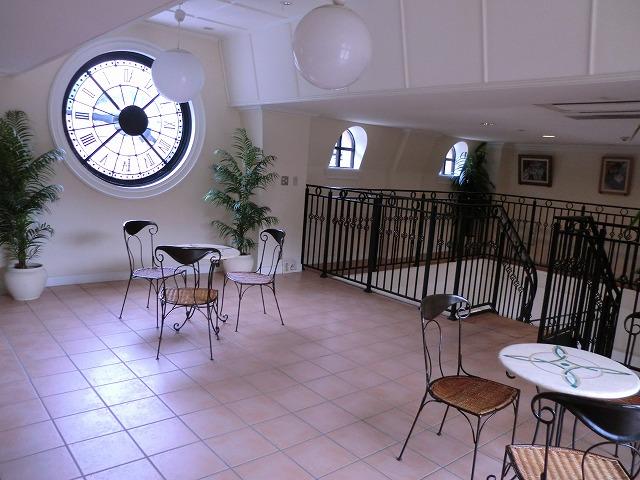 Other common areas. The image of a cafe in the Musee d'Orsay "Orsay Salon"