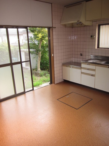 Living and room. Bright dining kitchen