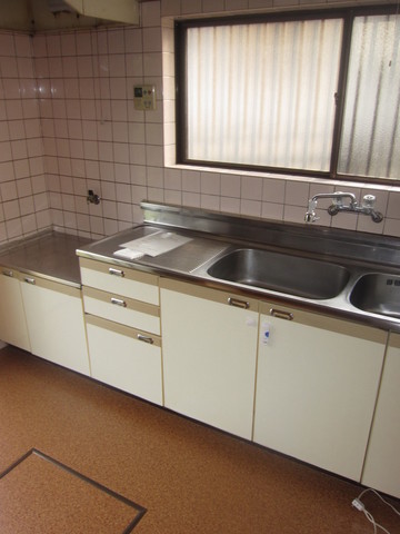 Kitchen. There is also a two-burner gas stove installation permitted Window