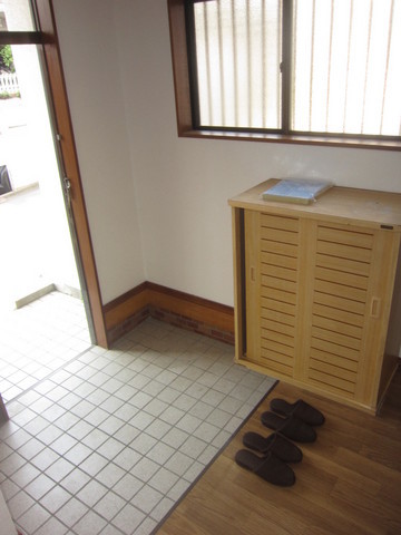 Entrance. Bright with entrance large windows