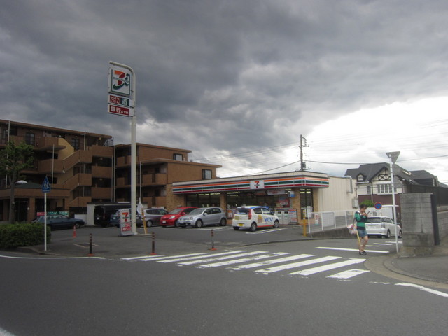 Convenience store. 990m to Seven-Eleven (convenience store)