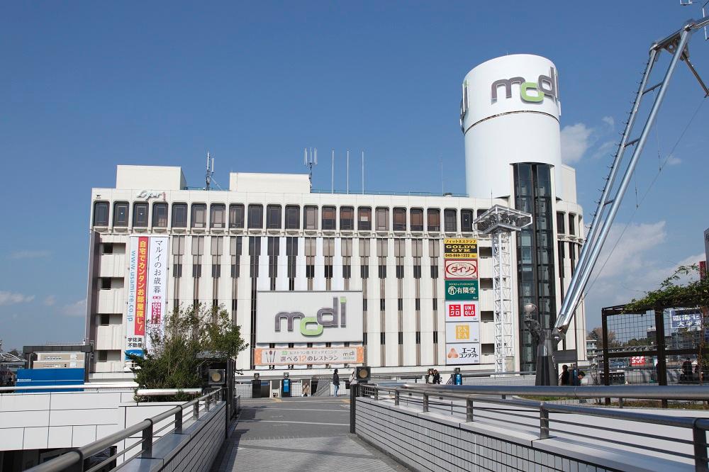 Shopping centre. Totsuka to Modi 1600m  Since it may access from the station in the building where you can enjoy the shopping and culture, Very convenient for people to use the train, such as commute. You can also enjoy uniform shops to deal with the fashion of the epidemic. 