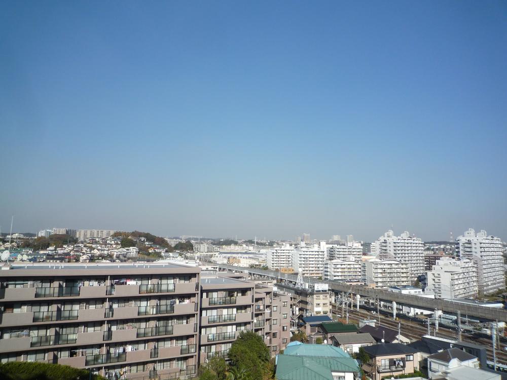 View photos from the dwelling unit. Overlooking the rooftops of Totsuka from the balcony (2013 December shooting)