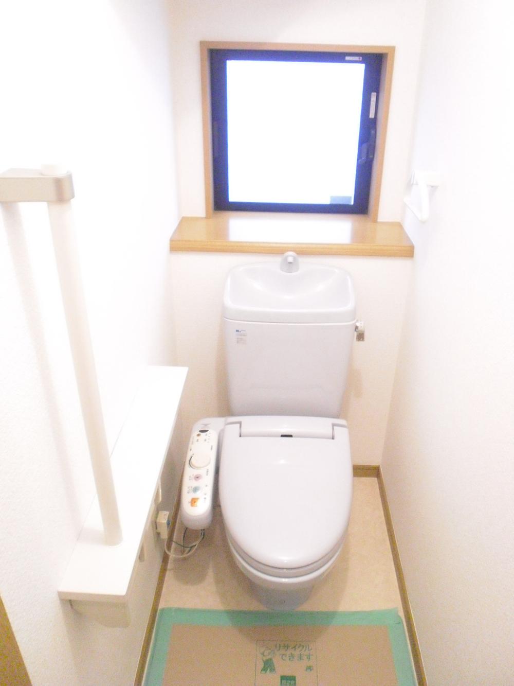 Toilet. Indoor (12 May 2013) Shooting