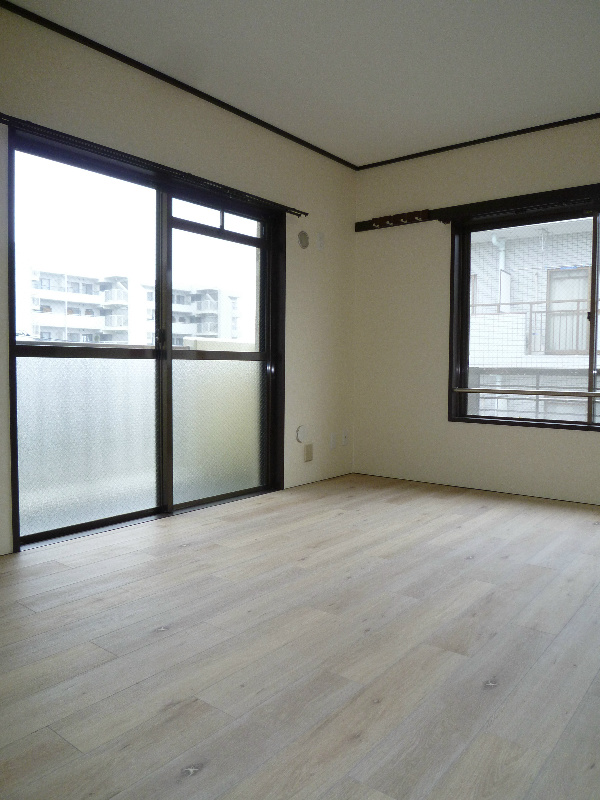 Other room space. Western-style 6 Pledge