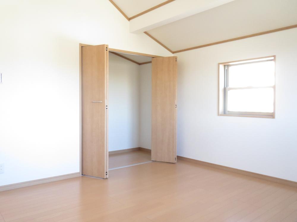 Non-living room. It is with a closet