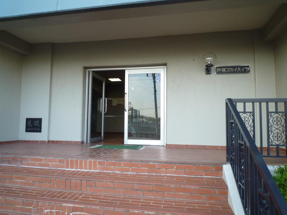 Entrance. Common areas