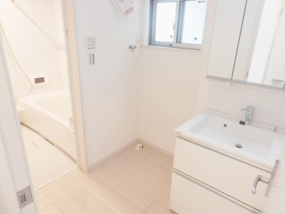Same specifications photos (Other introspection). Enhancement is also a convenient storage wash basin are equipped with hand shower! (The company specification example)