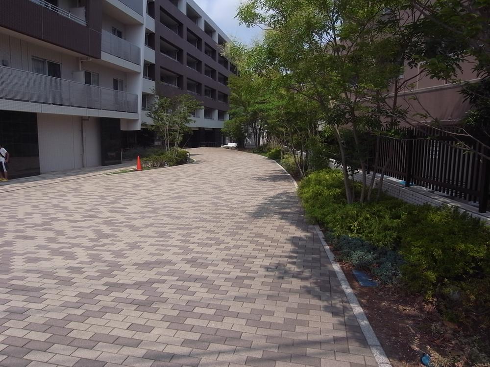 Entrance. Common areas