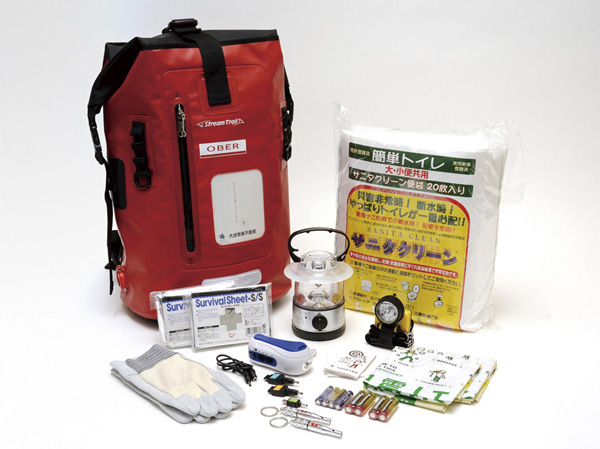earthquake ・ Disaster-prevention measures.  [Emergency goods to prepare for any chance] I assumed at the time of emergency, We prepared hard to align the original emergency goods in the personal. Emergency toilets and radio charger, The Oberstdorf original disaster prevention backpack in which the emergency supplies, such as headlight collectively and then distributed to each dwelling unit. (Same specifications)