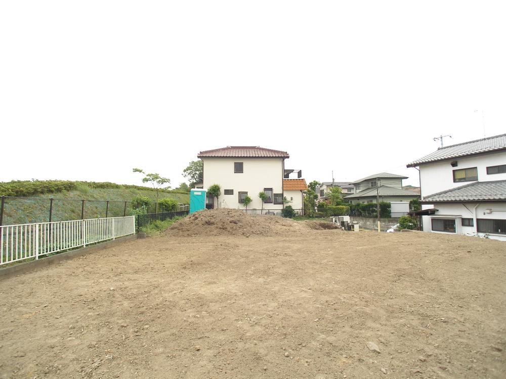 Local photos, including front road. Construction before photo ~ Very widely, Location feels the hill ~ Everyone involved gathered at the local on June 30, It gave a groundbreaking ceremony! 
