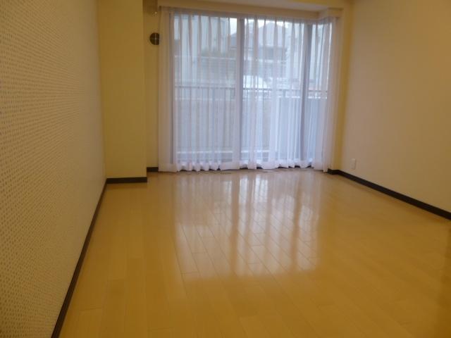 Living. LDK12.6 Pledge