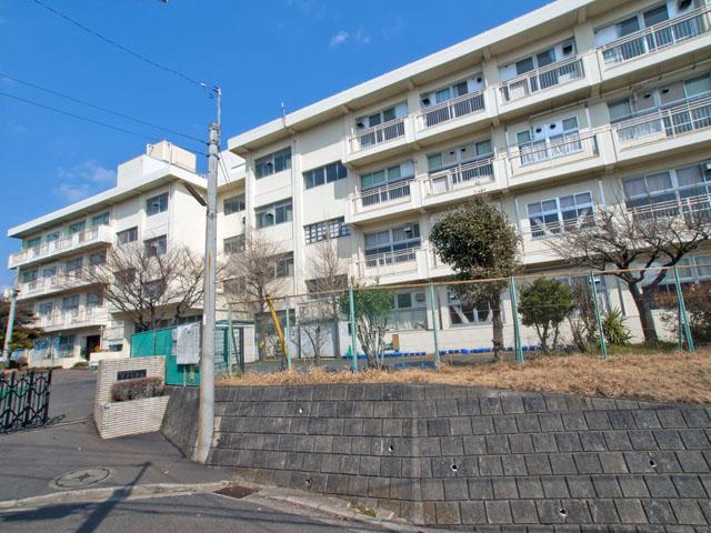Primary school. 608m to Yokohama Municipal Hirado elementary school