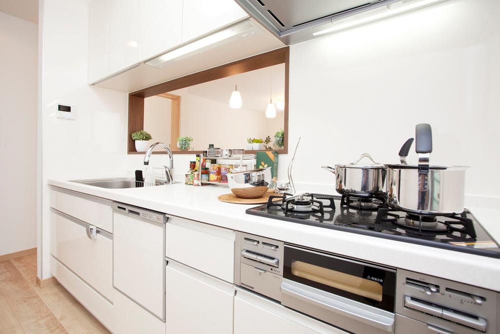 Other Equipment. San Vallier [Amyi] Slide stocker ・ Towel clip ・ Soft motion rail ・ All-in-one water purification plug ・ SI sensor stove ・ Around the kitchen of enhancement, such as dishwasher. 