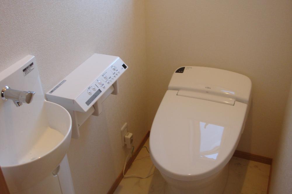 Toilet. Indoor (2013 November) shooting