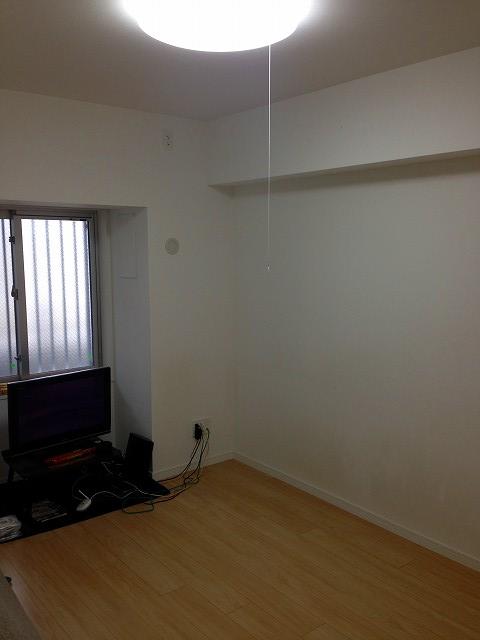 Non-living room. Indoor (12 May 2013) Shooting