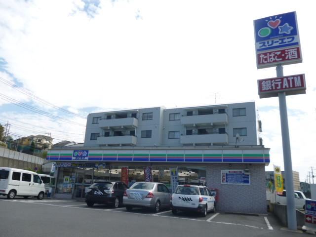 Convenience store. Three F until the (convenience store) 410m