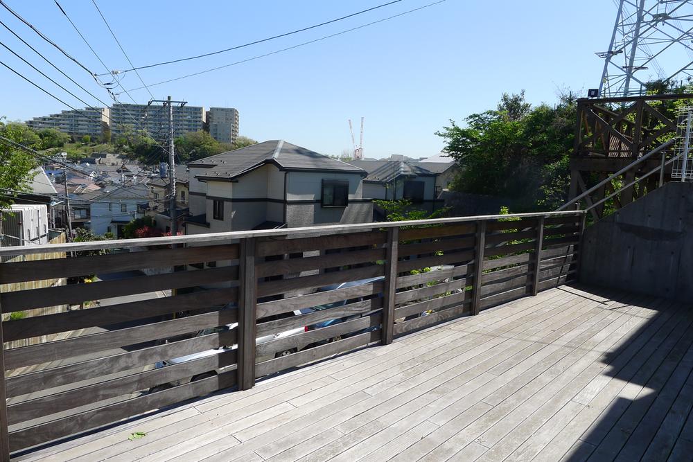 Balcony. Wood deck (April 2013) Shooting