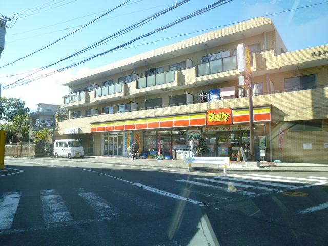 Convenience store. Yamazaki up (convenience store) 470m