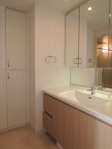 Kanagawa Prefecture, Totsuka-ku, Yokohama-shi Kamishinano