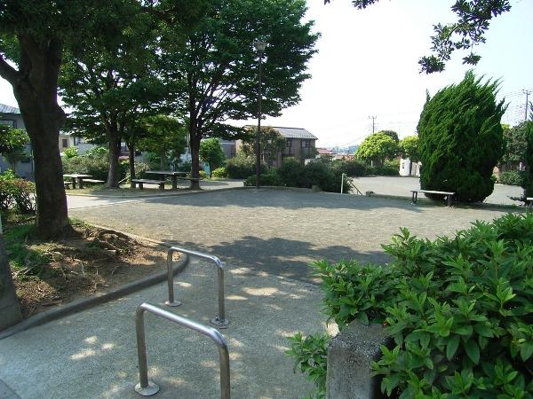 park. Shimokurata 1200m to the third park
