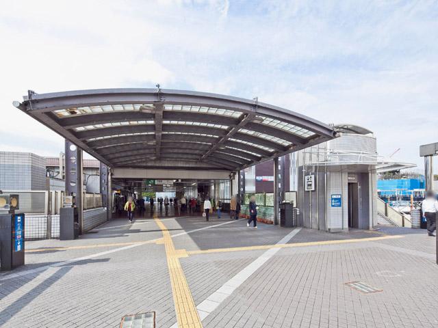 station. JR 1600m to Totsuka Station
