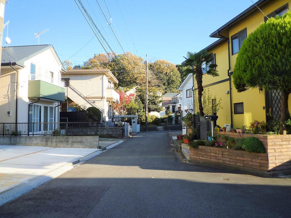 Local photos, including front road. Quiet living environment! (November 2013) Shooting