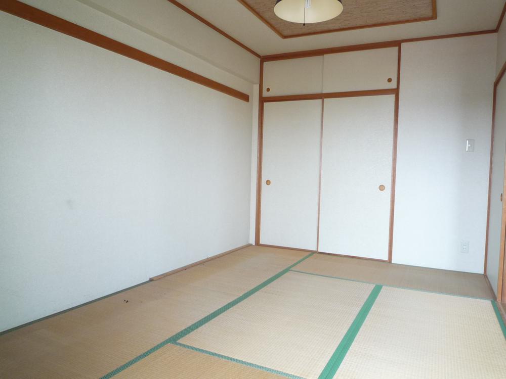 Non-living room. It is a continuation of the Japanese-style living (2013 May shooting)