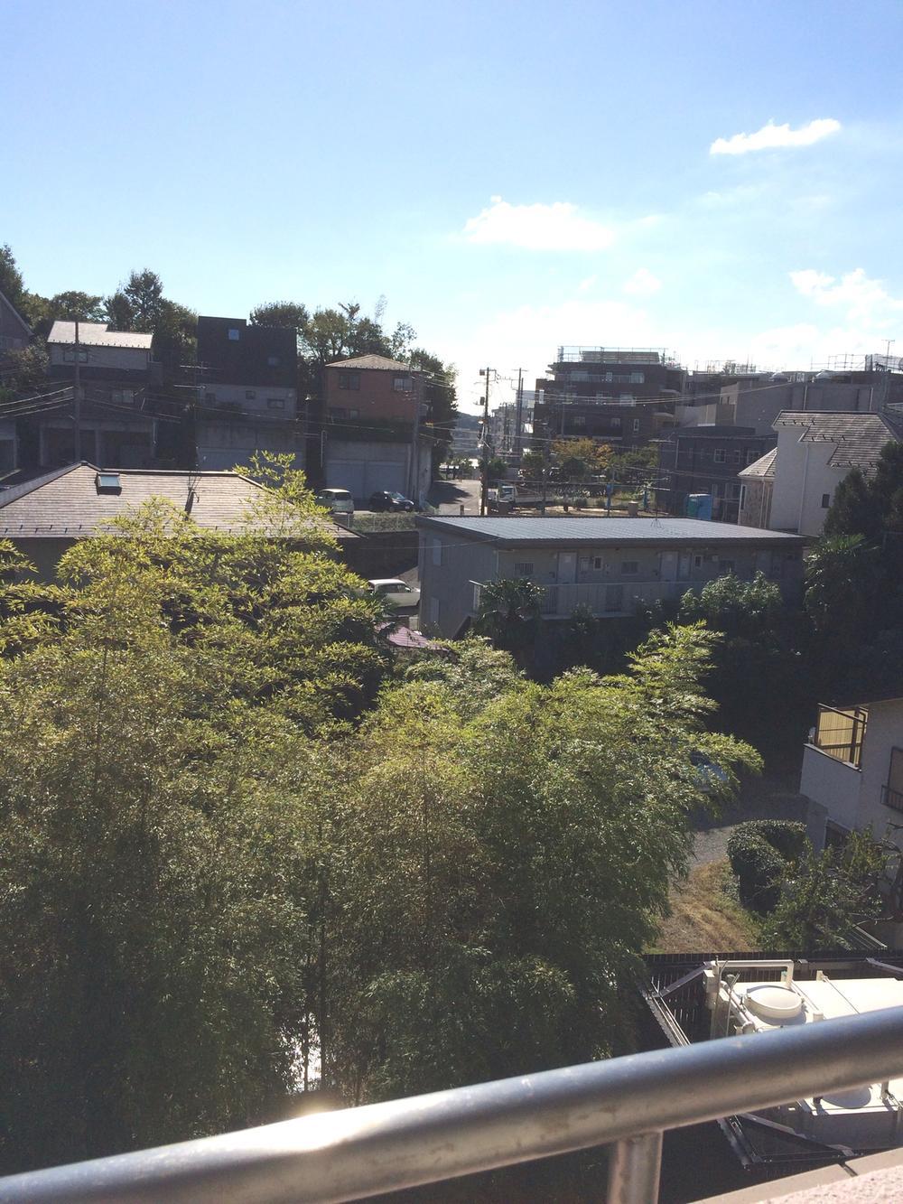 View photos from the dwelling unit. View from the site (November 2013) Shooting