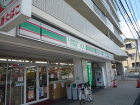 Convenience store. STORE100 (convenience store) to 750m