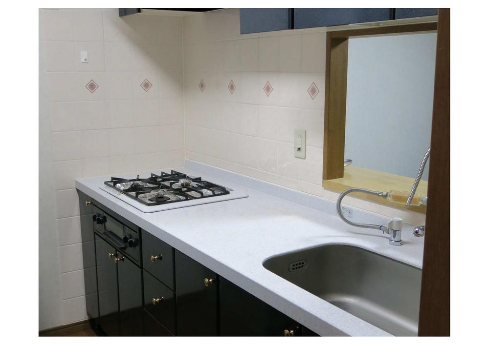 Kitchen. Kitchen with face-to-face counter (2013 December shooting)