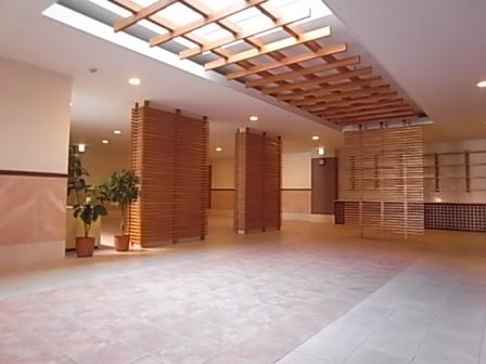 Entrance. Common areas