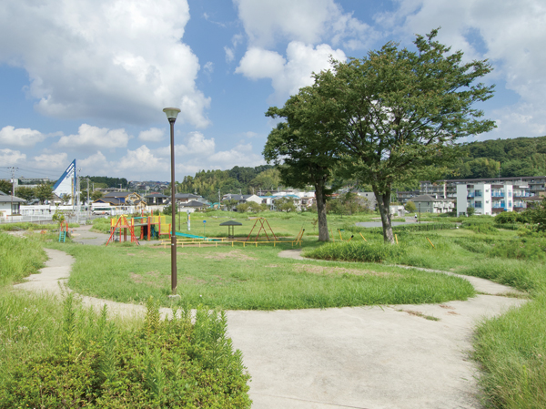 Surrounding environment. Kamiyabe blue sky park (about 1010m ・ Some to walk 13 minutes) Nearby, Child is abandon play park.
