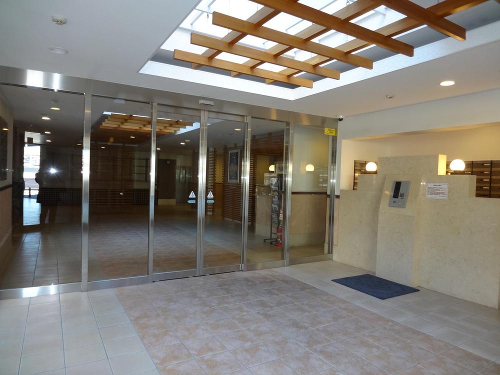 Entrance. Common areas