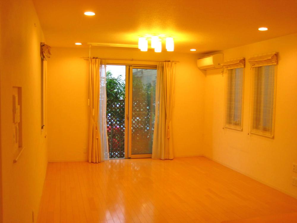 Non-living room. Indoor (December 2013 shooting)