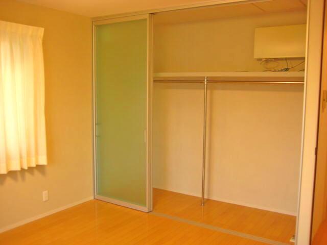 Non-living room. Indoor (December 2013 shooting)