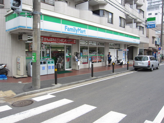 Convenience store. FamilyMart Higashi-Totsuka Memorial Hospital before store up (convenience store) 514m