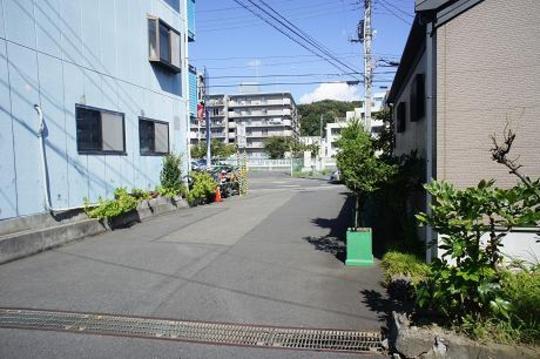 Other local. Frontal road