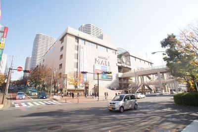 Shopping centre. 400m until the Aurora Mall Higashi-Totsuka (shopping center)