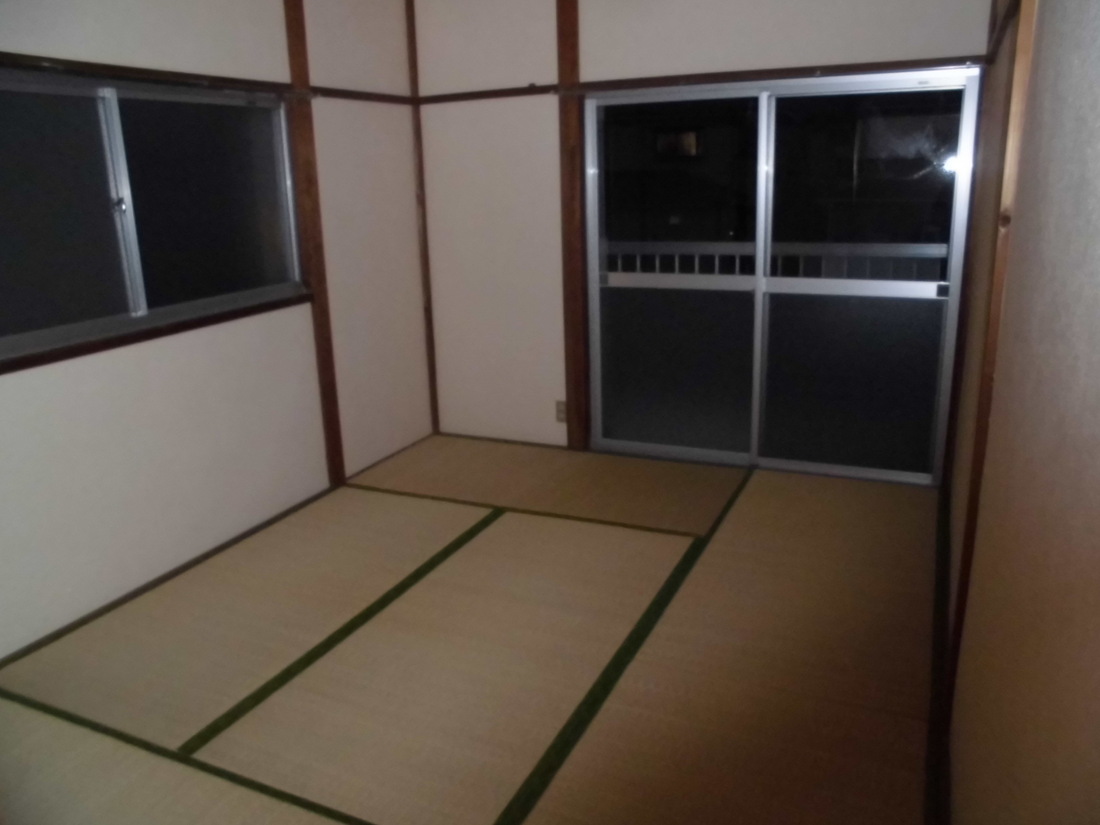 Living and room. Japanese-style room Shooting night
