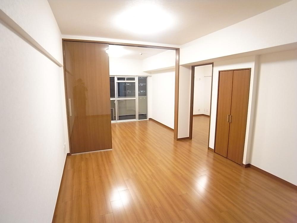 Living. It's very finished in beautiful.